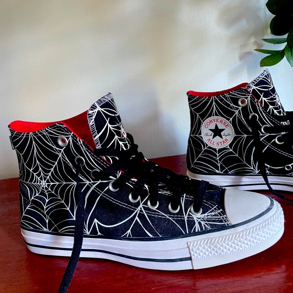 NEW - Mens 8.5 Converse Chuck Taylor Pro High Top Black sneakers -
